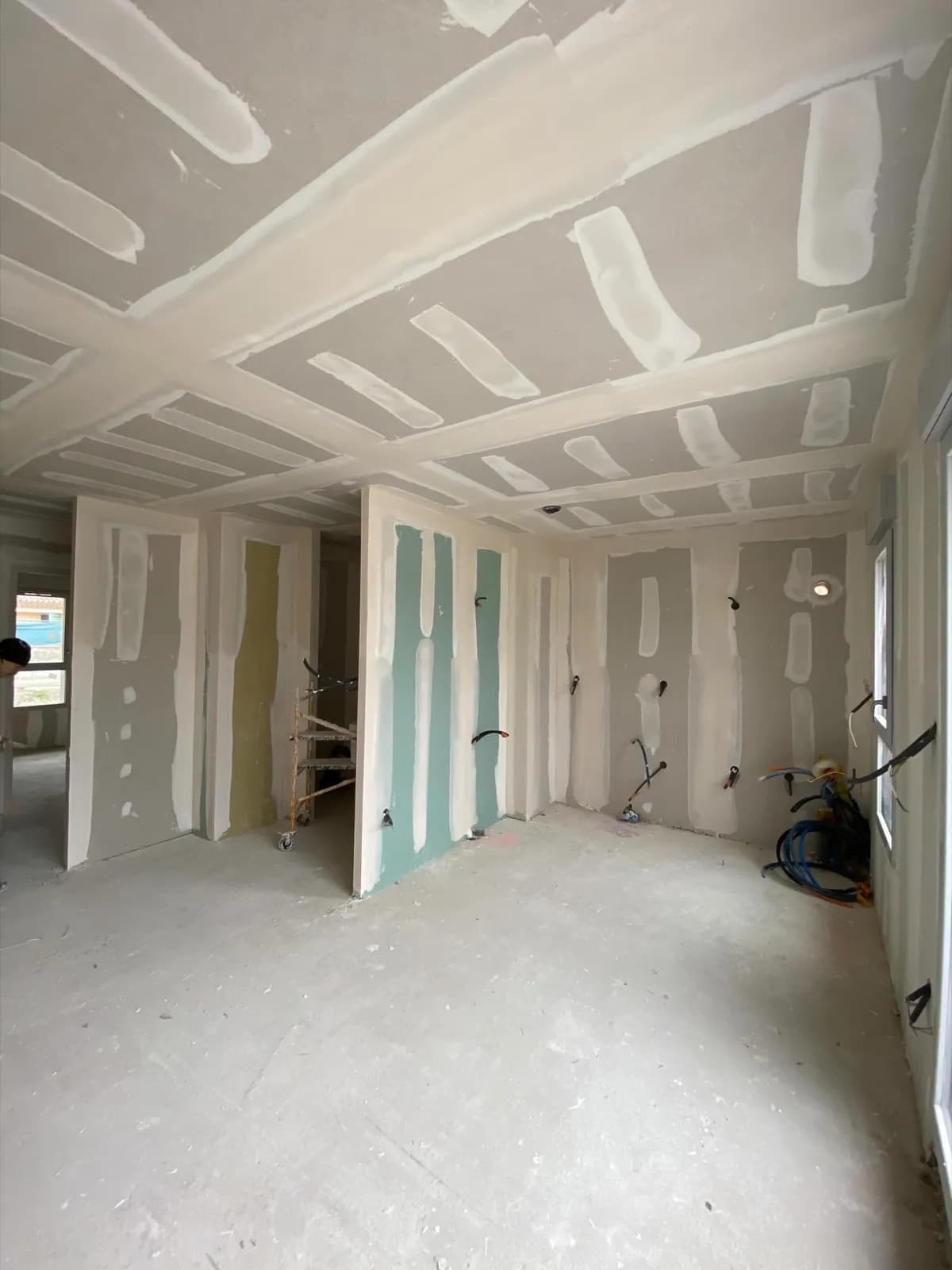 Cloisons et doublages — Plâtrerie & plafonds, chantier Molla Travaux à Lyon