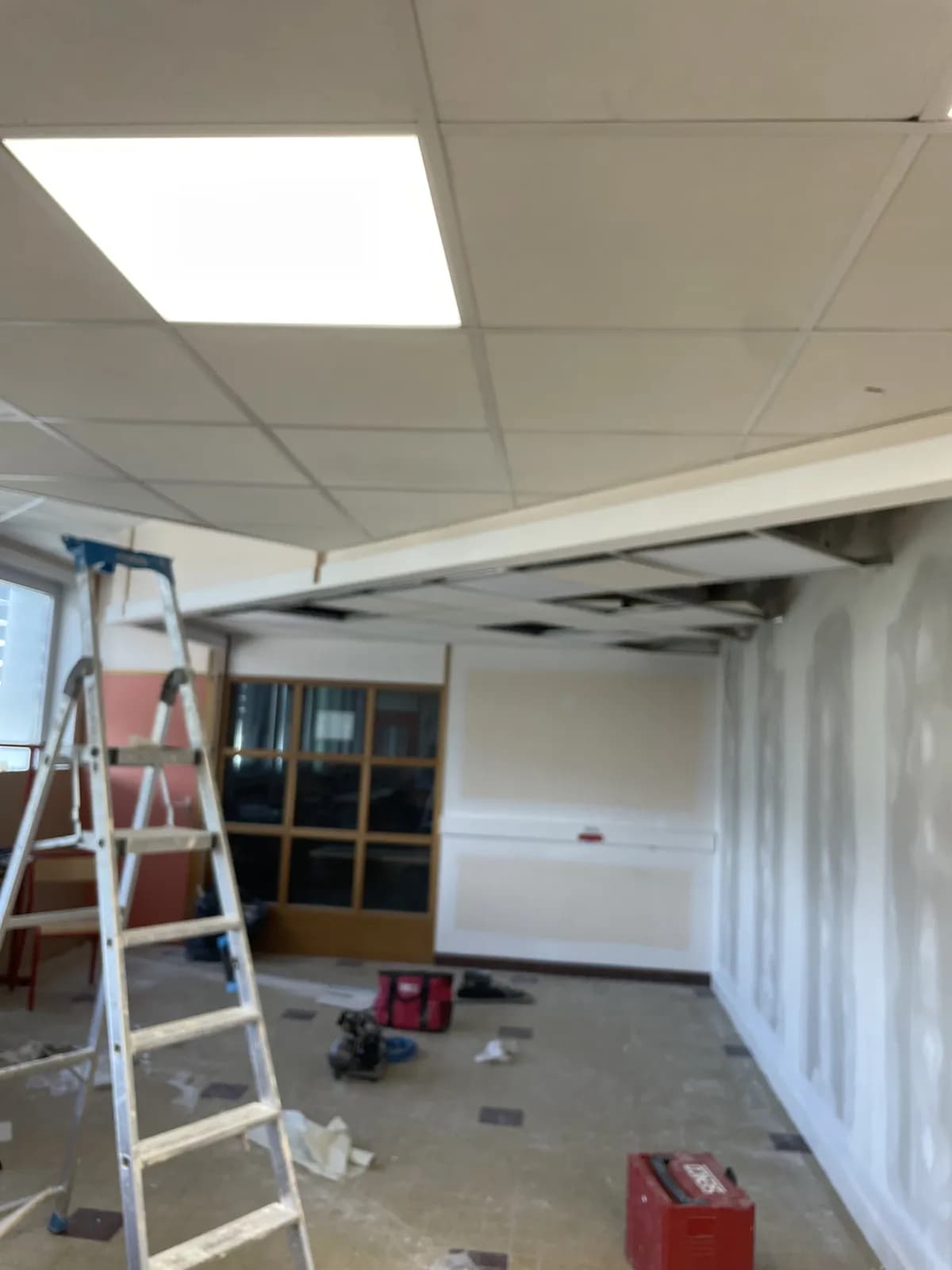 Faux plafond suspendu — Plâtrerie & plafonds, chantier Molla Travaux à Lyon