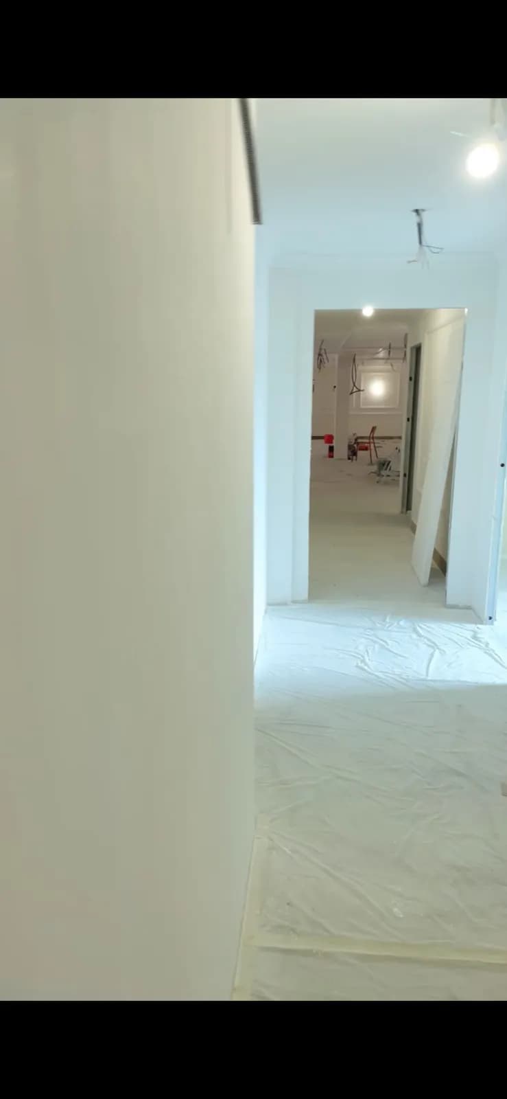 Couloir préparé — Peinture & finitions, chantier Molla Travaux à Lyon