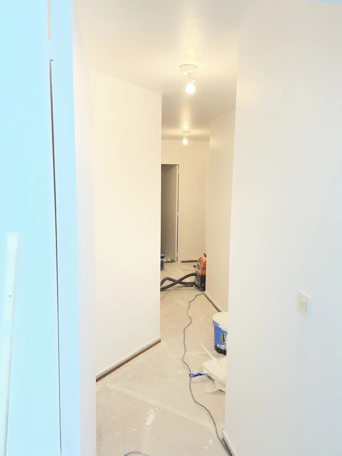 Circulation remise en peinture — Peinture & finitions, chantier Molla Travaux à Lyon